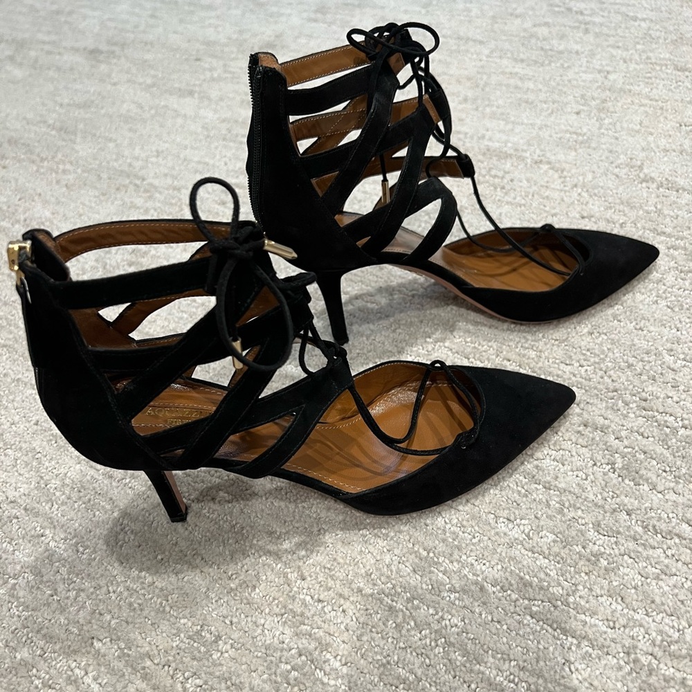 NWOT. Never worn. Aquazzura sexy pumps. Black, Italian made size 40